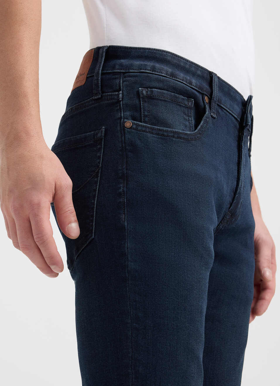 Men Blue Slim Tapered Fit Low Rise Jeans , , large image number 4