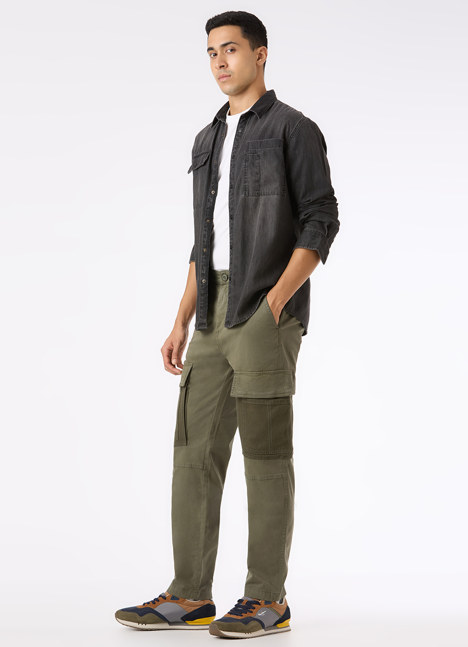 Men Green Overdyed Mid Rise Utility Stretch Cargo Pants, , large image number 3