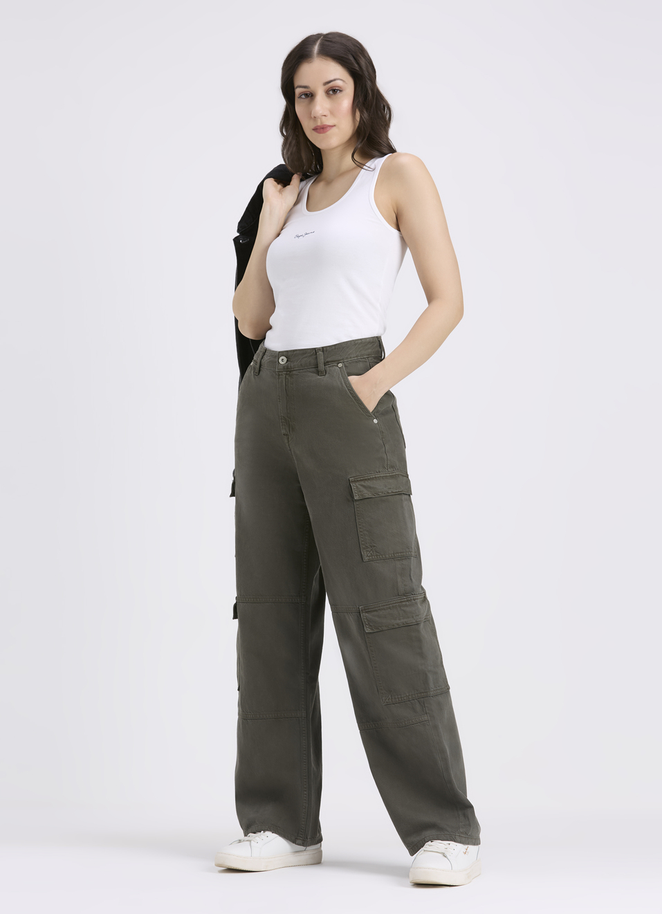 Men Green Mid Rise Stretch Cargos, , large image number 5