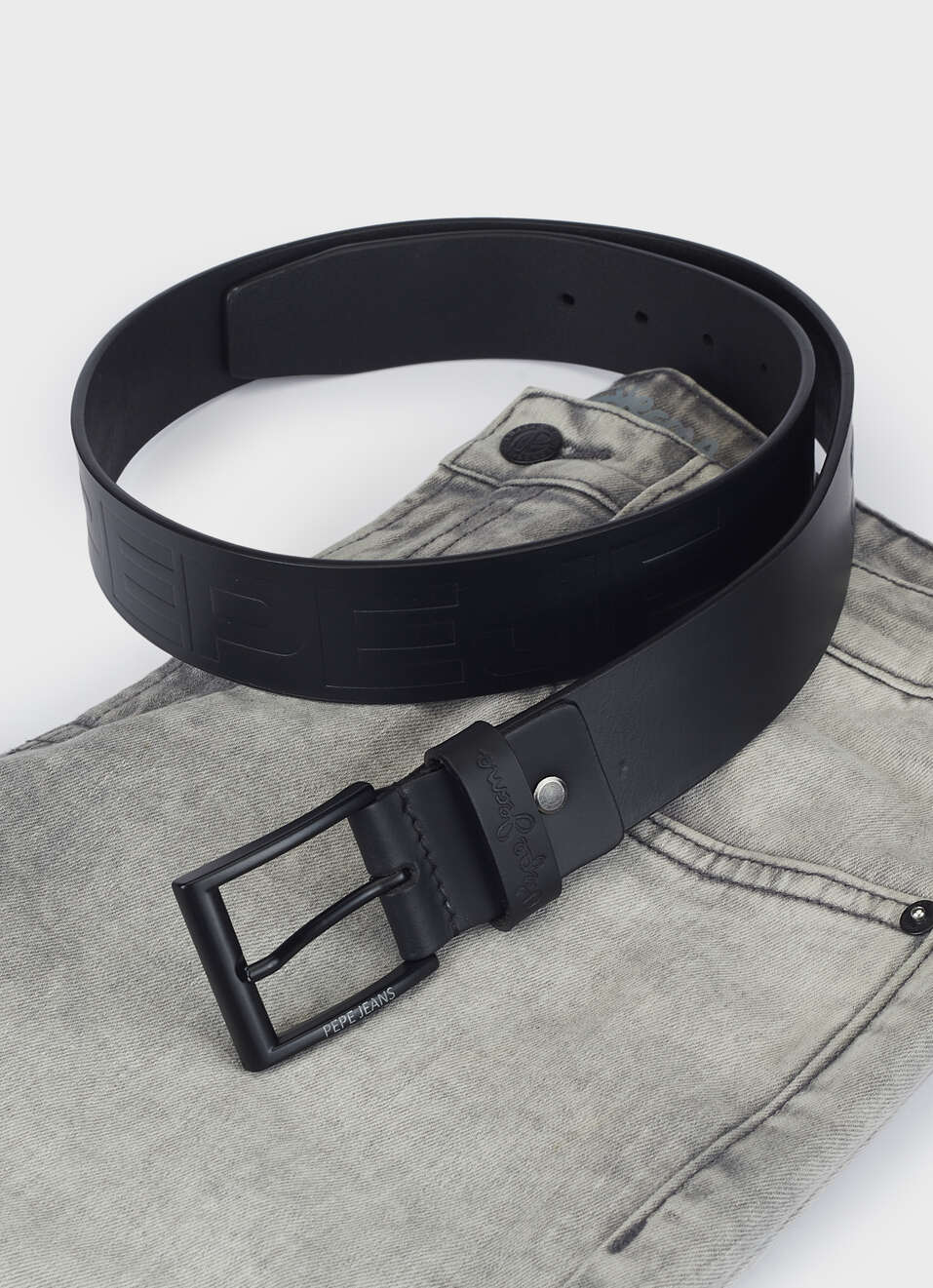 Men Black Embossed Leather Belt With Matte Black Buckle, , large image number 2