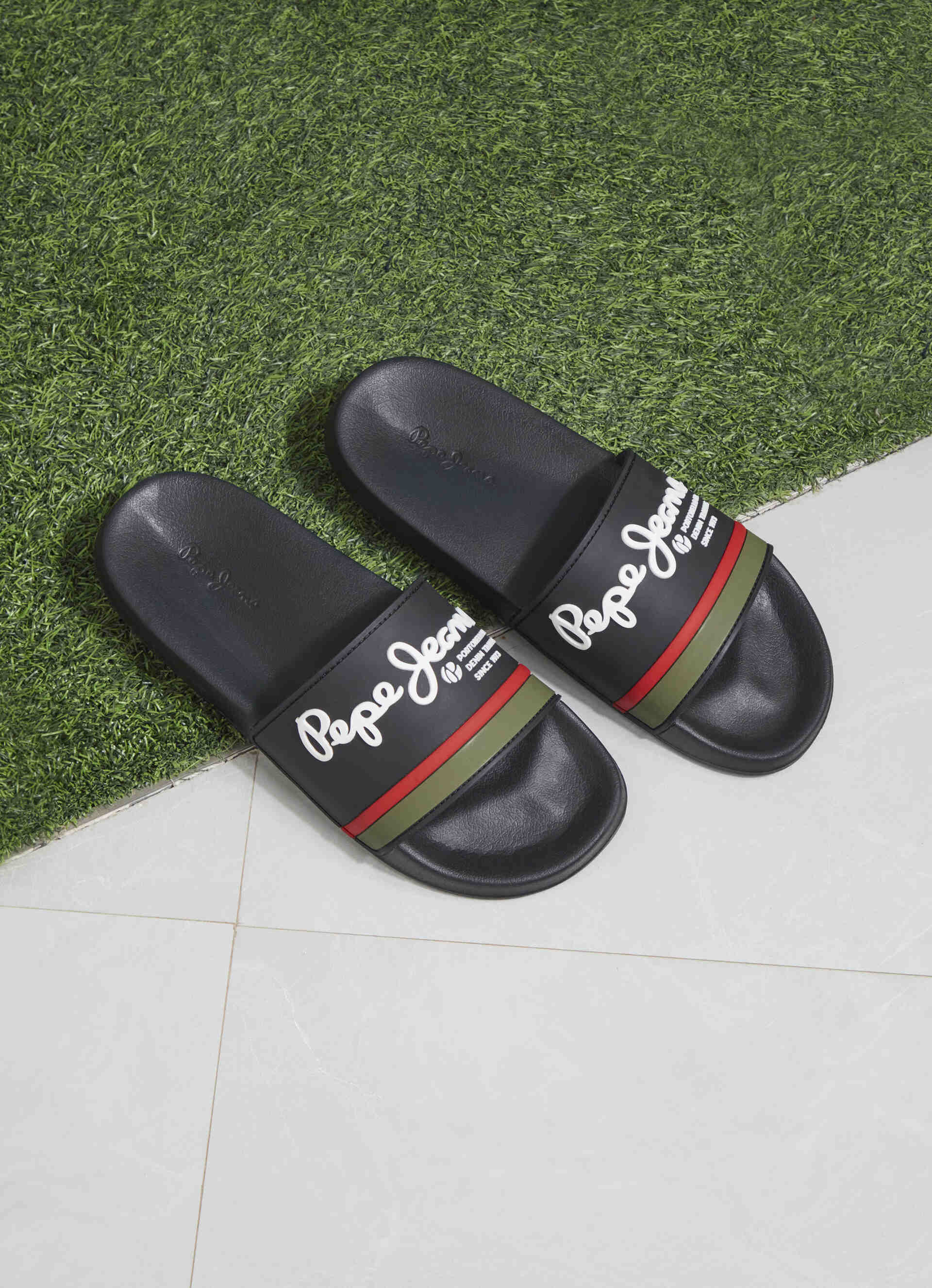 Black Lightweight Graphic Print Beach Slides, , large image number 7