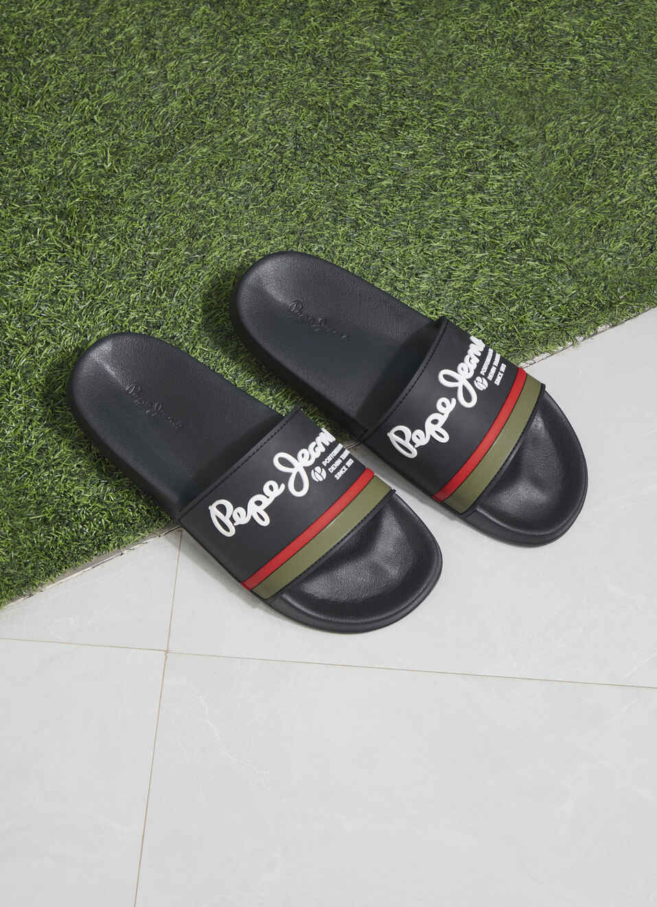 Black Lightweight Graphic Print Beach Slides, , large image number 0
