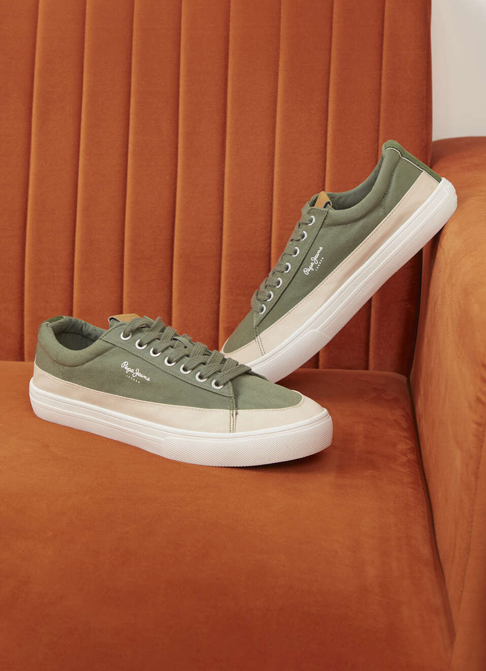 Men Green & Beige Colorblock Casual Sneakers, , large image number 0