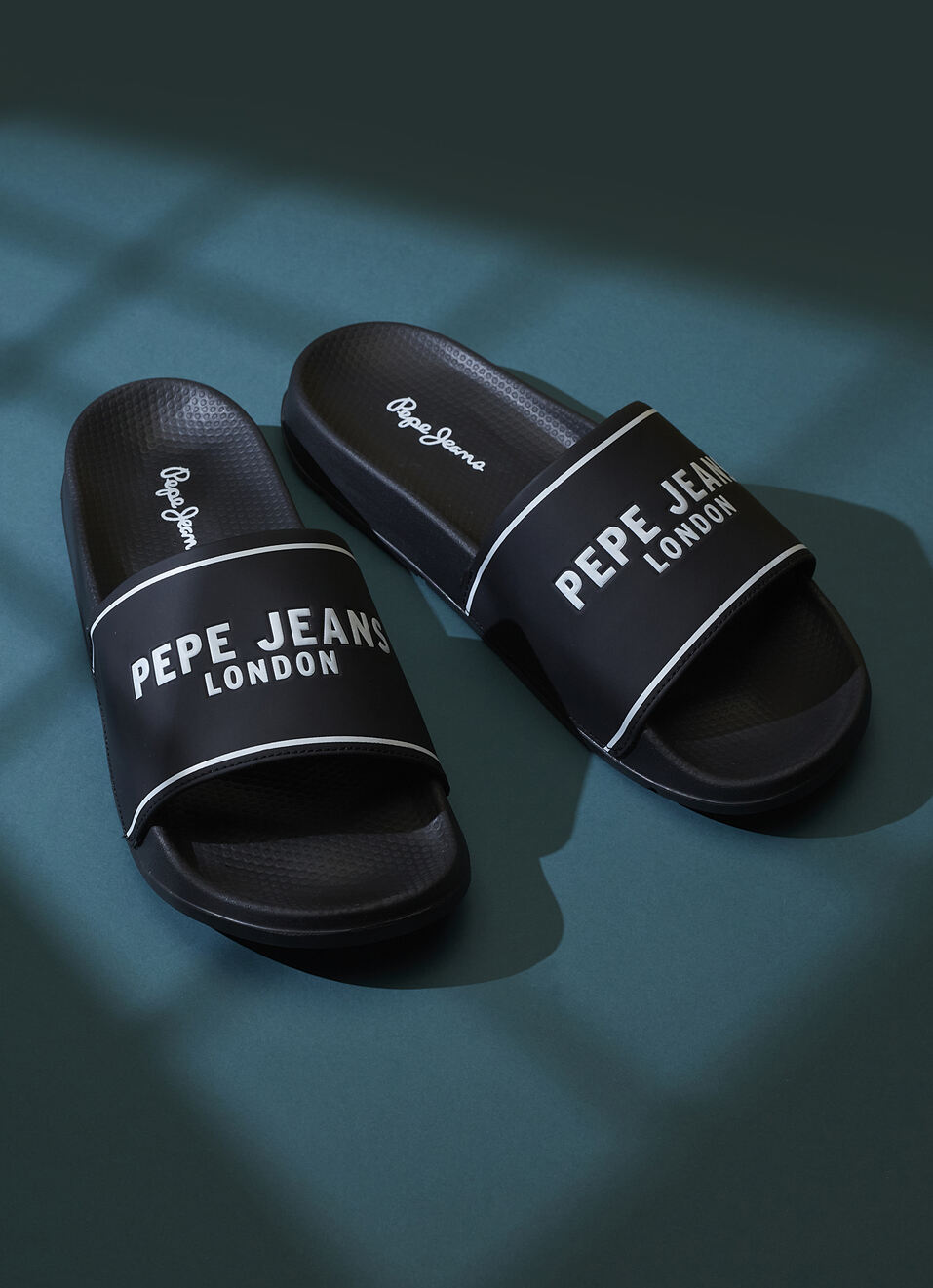 Men Black Logo Print Anti Skid Sliders, , large image number 0