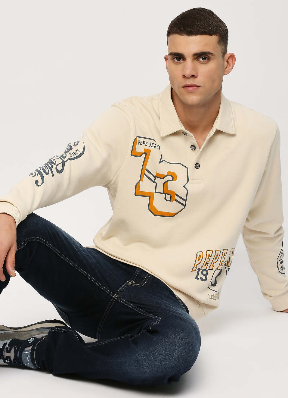 White Graphic Printed Sweatshirt, , large image number 5