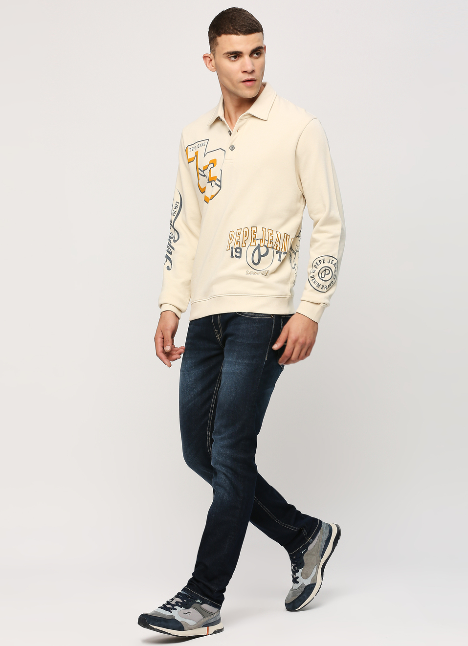 White Graphic Printed Sweatshirt, , large image number 6