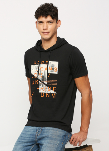 Men Black Graphic Print Slim Fit Hooded T-shirt
