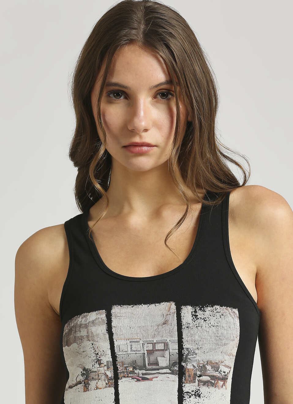 Black Photographic Print Sleeveless T-back Top, , large image number 4