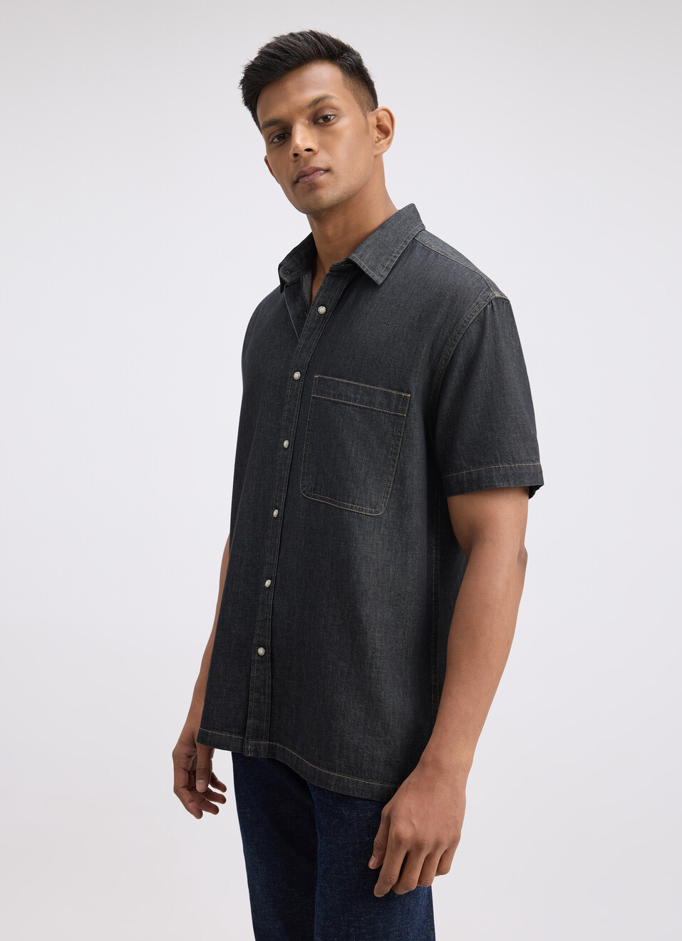 Men Black Short Sleeve Oversized Denim Shirt, , large image number 3