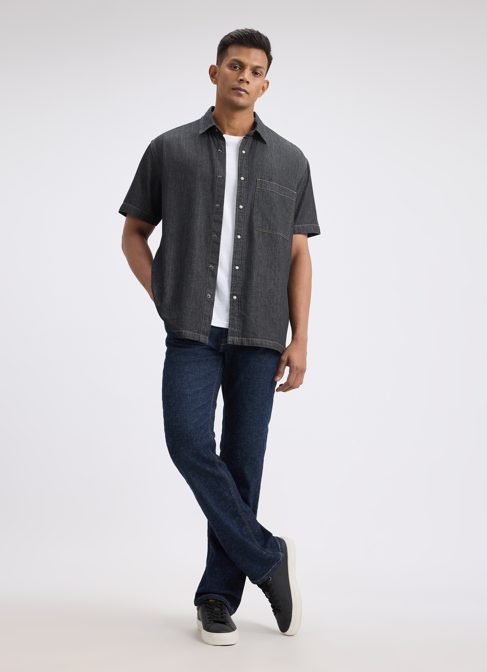 Men Black Short Sleeve Oversized Denim Shirt, , large image number 5