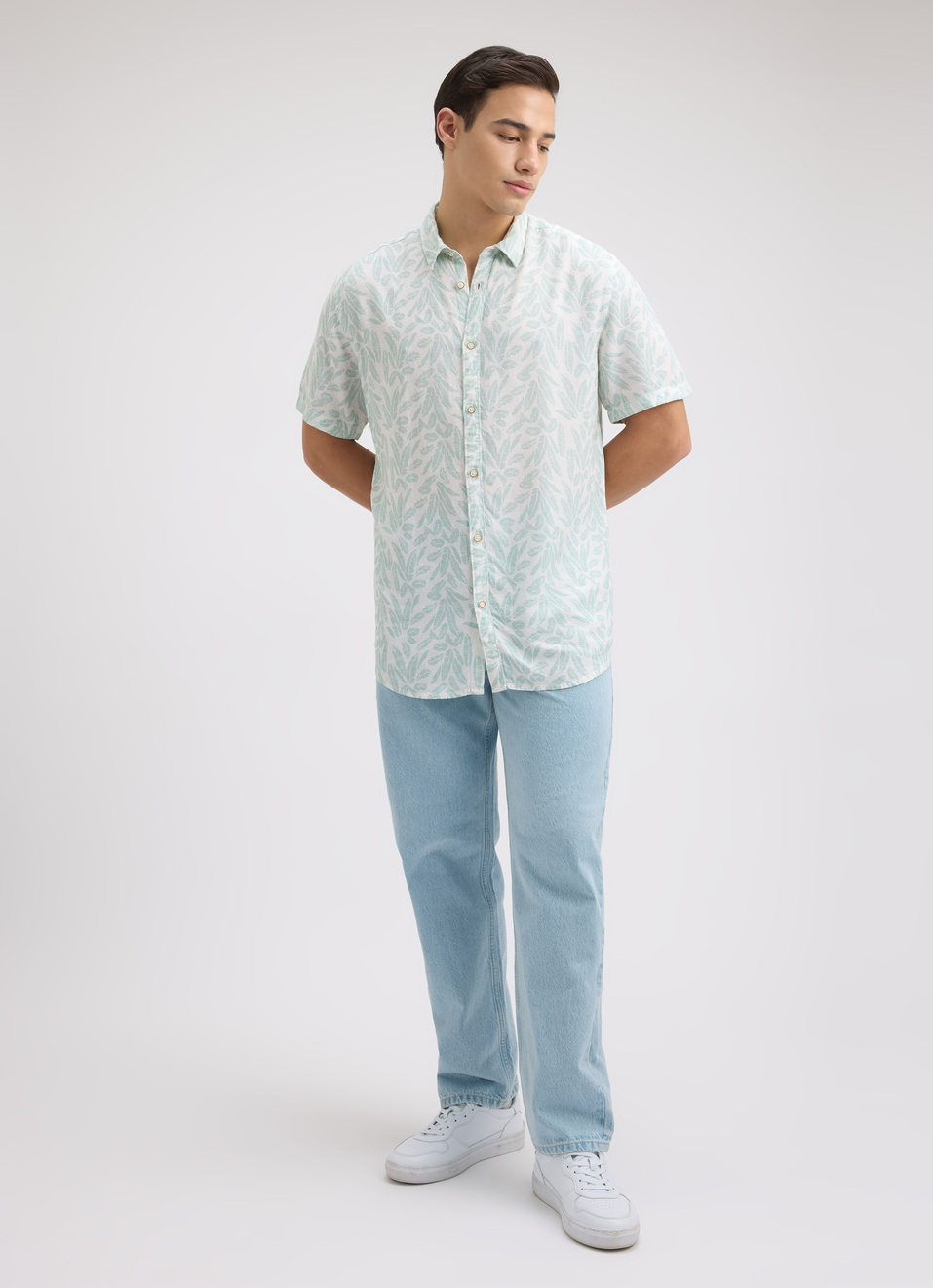 Men Blue Leaf Print Short Sleeve Linen Shirt, , large image number 5