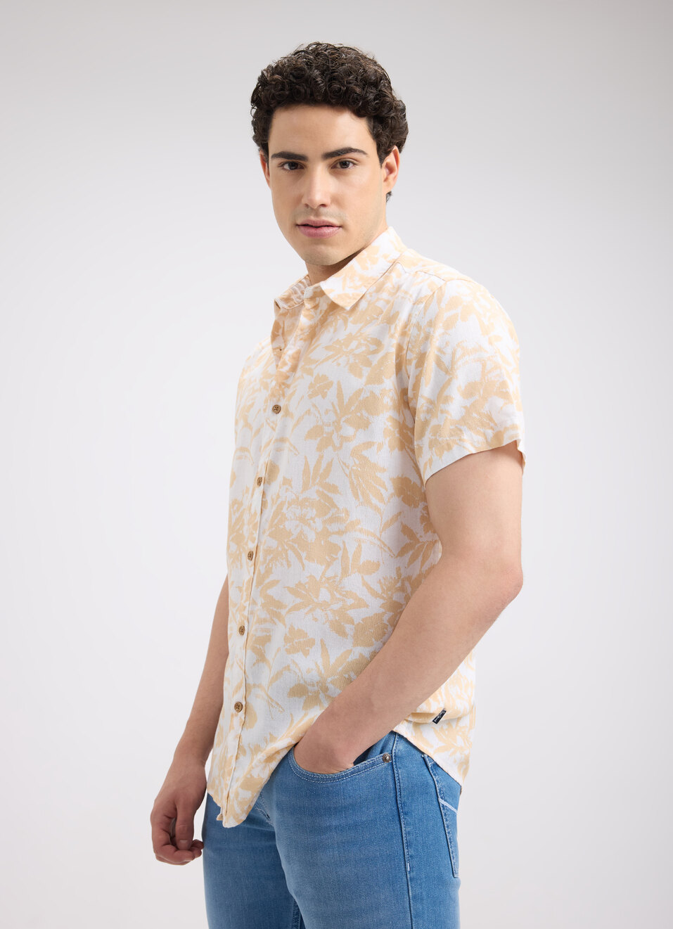 Men Beige Botanical Print Short Sleeve Shirt, , large image number 3