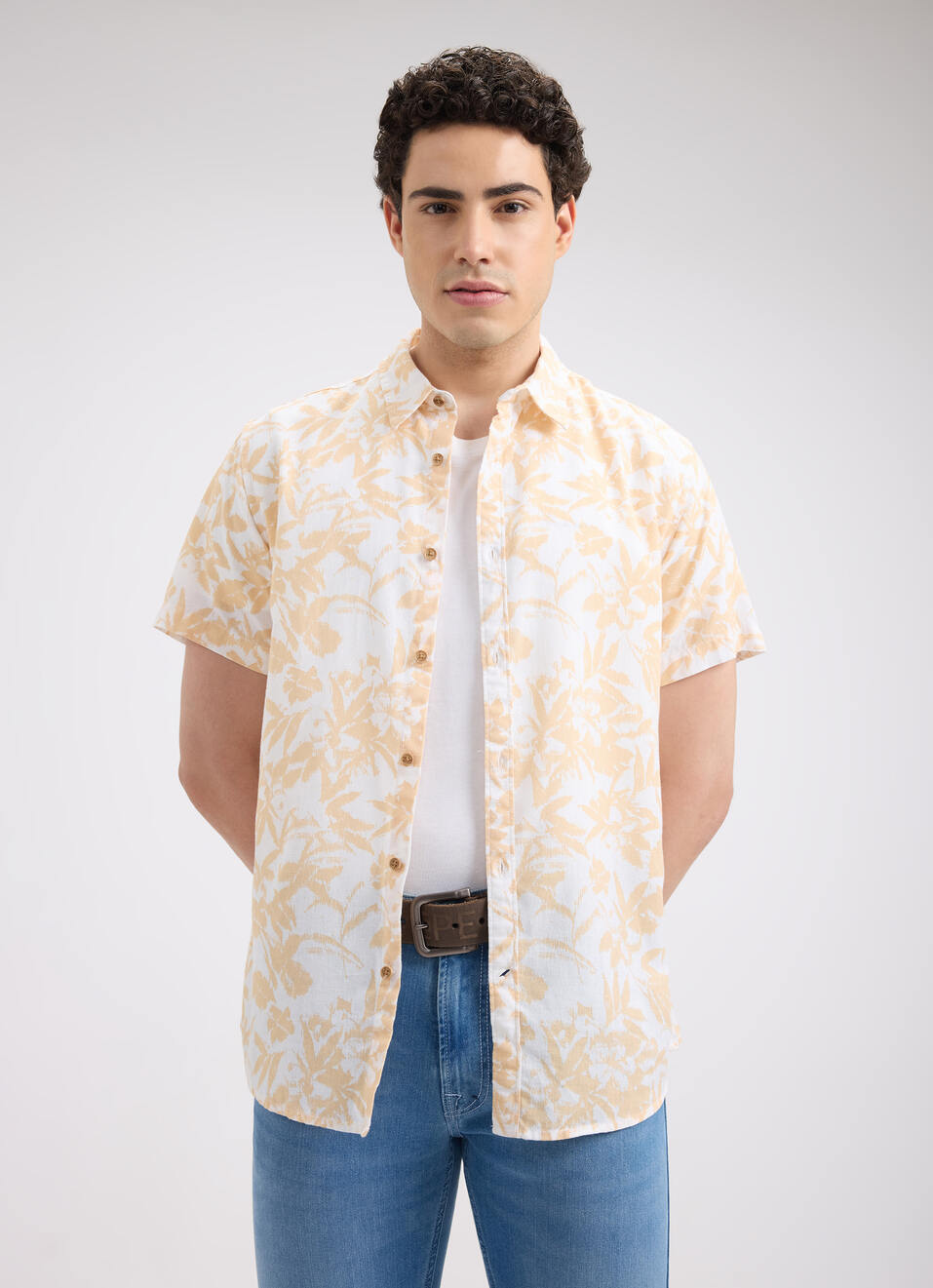 Men Beige Botanical Print Short Sleeve Shirt, , large image number 0