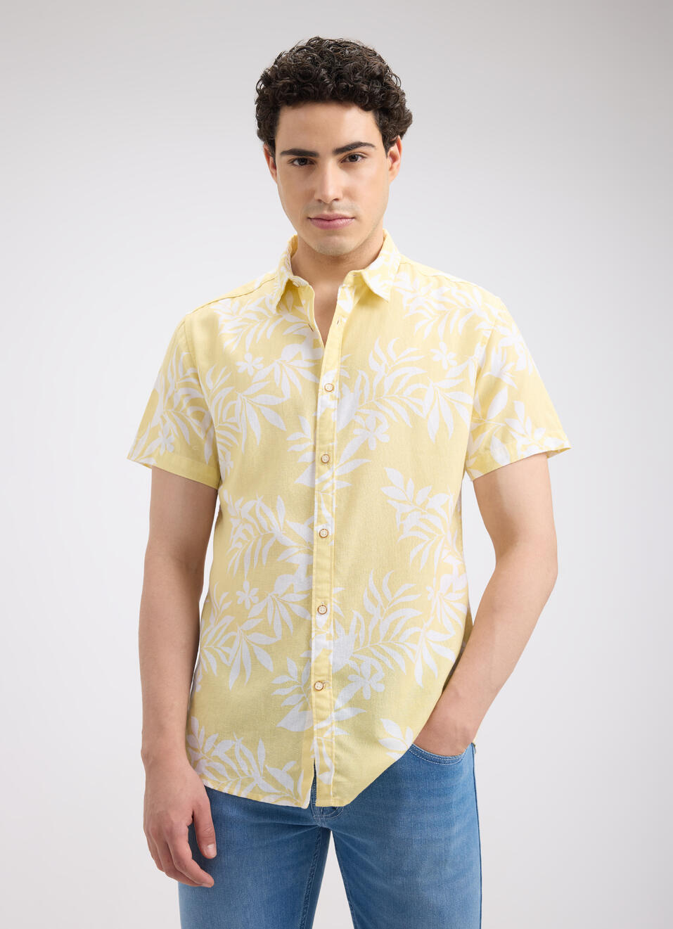 Men Yellow Floral Print Short Sleeve Shirt, , large image number 1