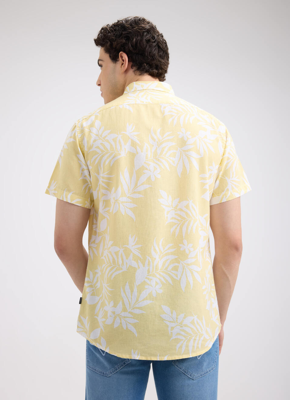 Men Yellow Floral Print Short Sleeve Shirt, , large image number 2