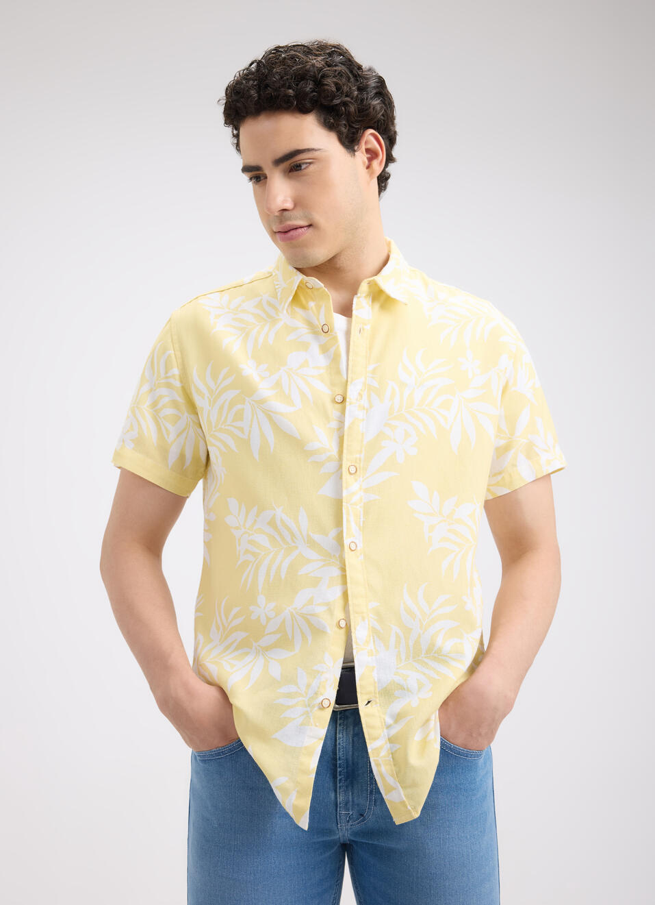 Men Yellow Floral Print Short Sleeve Shirt, , large image number 0