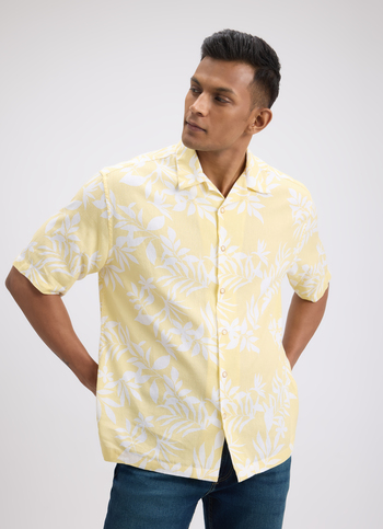 Men Yellow Floral Resort Collar Short Sleeve Shirt