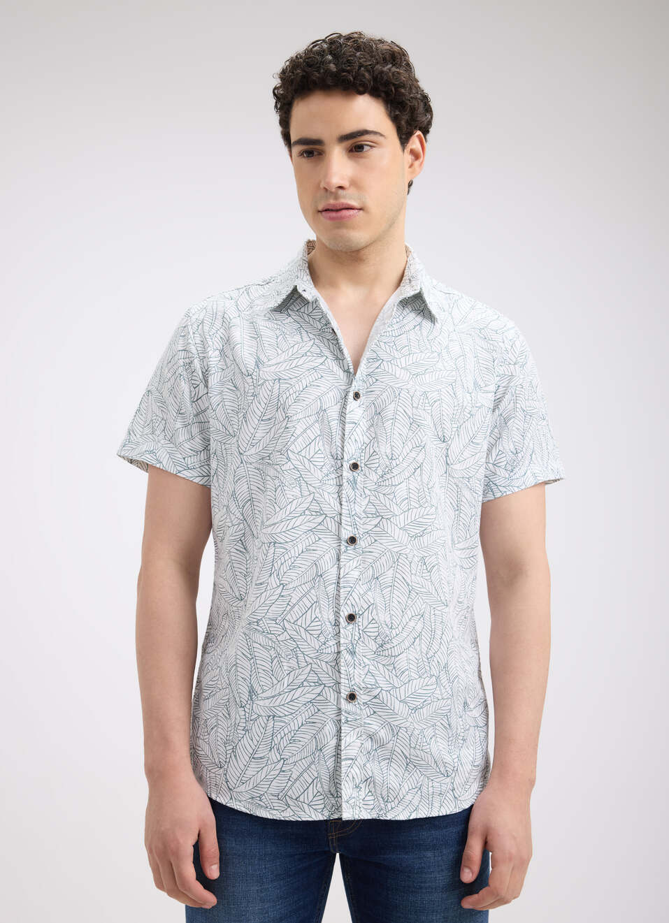 Men White Leaf Print Short Sleeve Shirt, , large image number 1