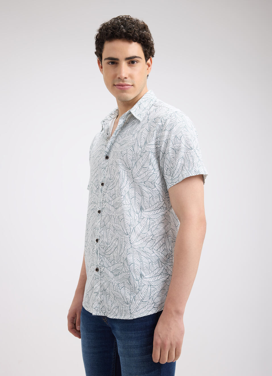 Men White Leaf Print Short Sleeve Shirt, , large image number 3