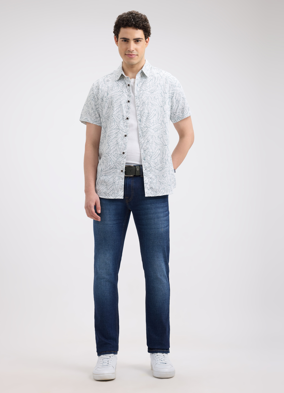 Men White Leaf Print Short Sleeve Shirt, , large image number 5