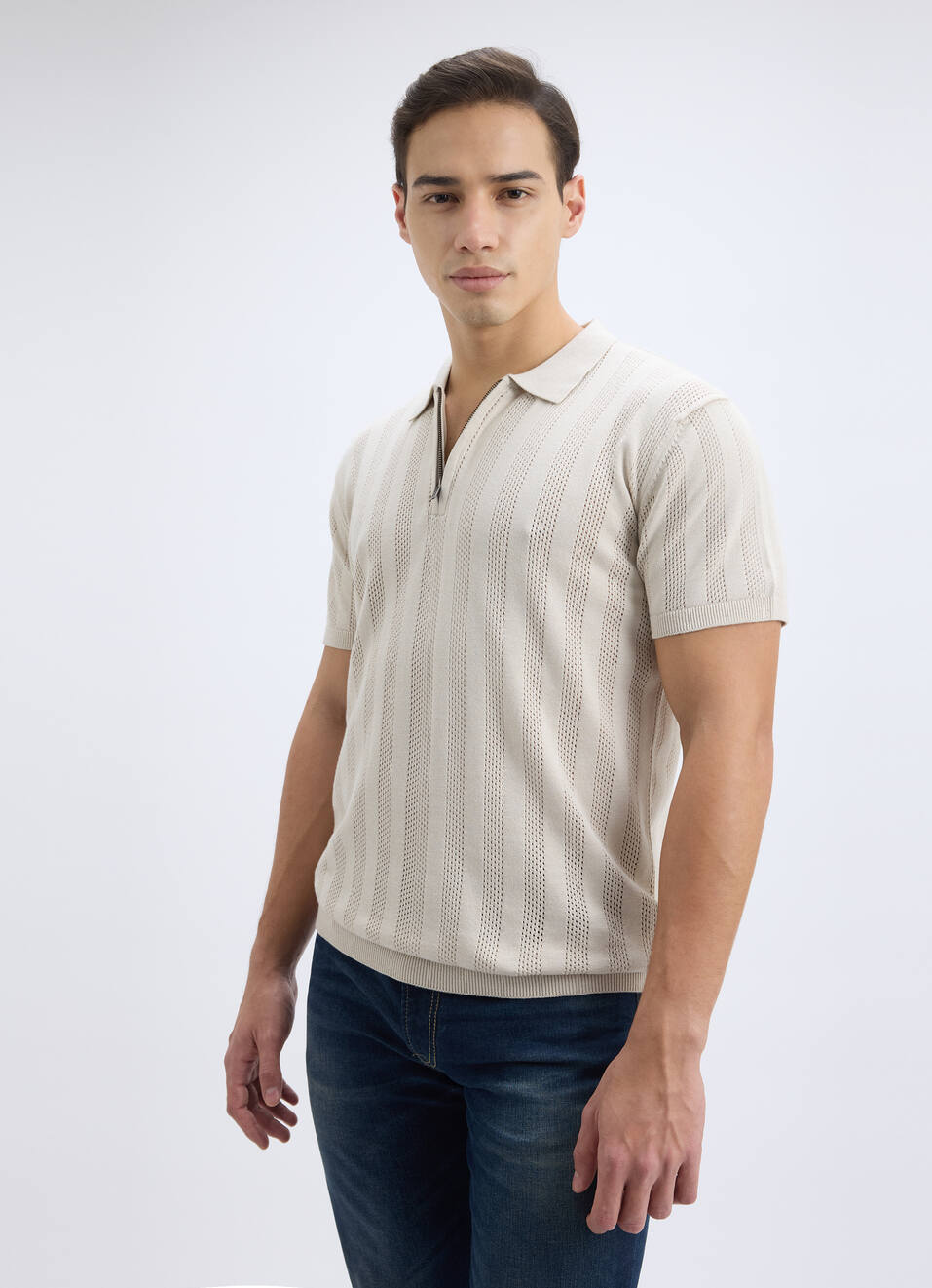 Men Grey Self Design Short Sleeve Zippered Flat Knit Polo, , large image number 3