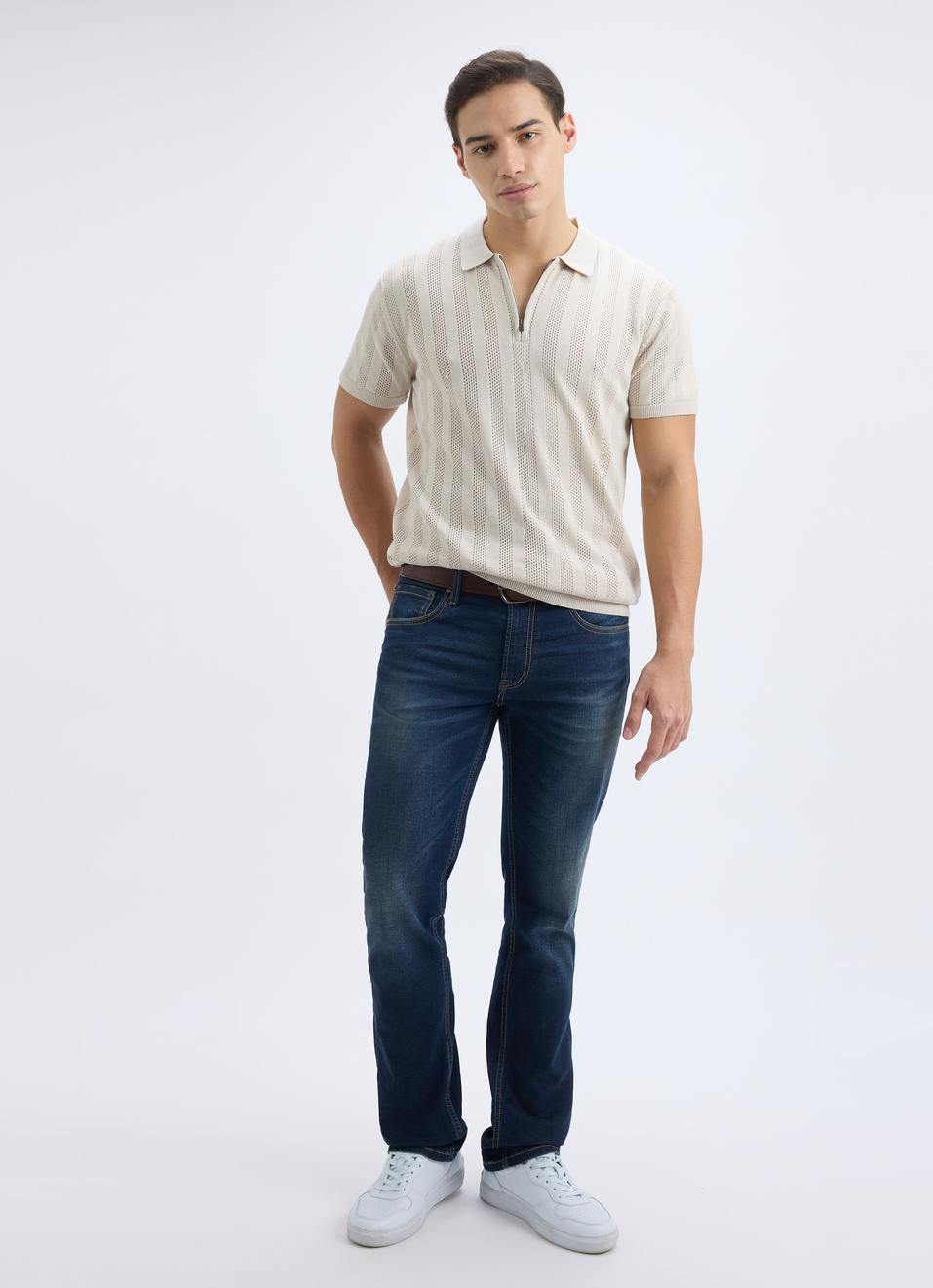 Men Grey Self Design Short Sleeve Zippered Flat Knit Polo, , large image number 5