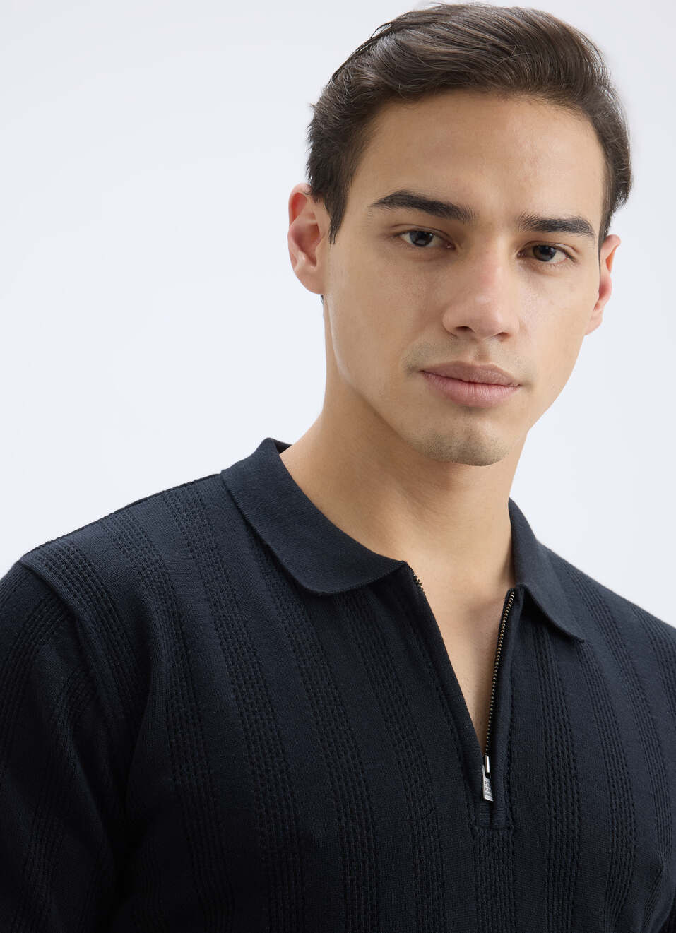 Men Black Self Design Short Sleeve Zippered Flat Knit Polo, , large image number 4