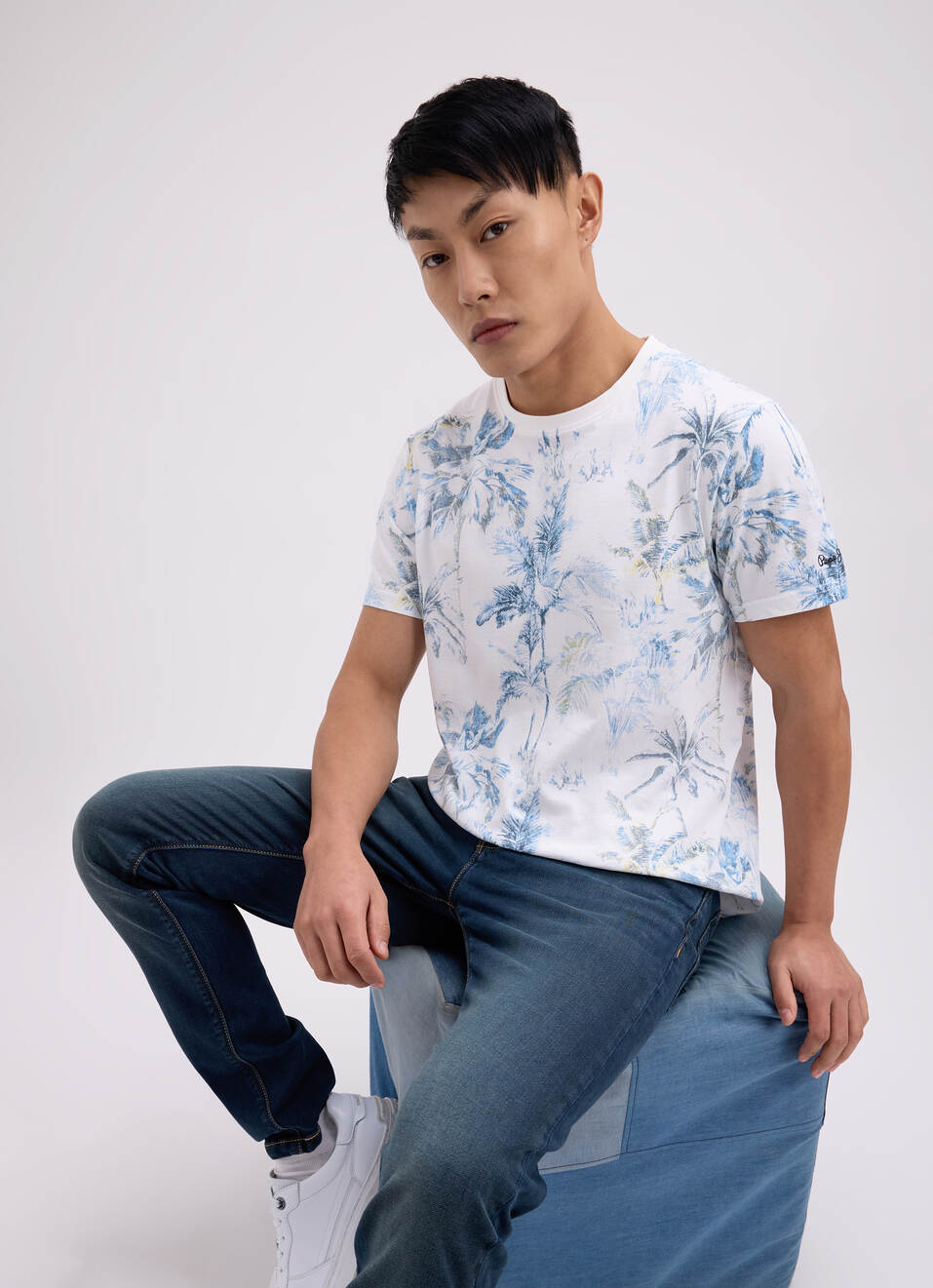 Men Blue Tropical Print Short Sleeve T-shirt, , large image number 0