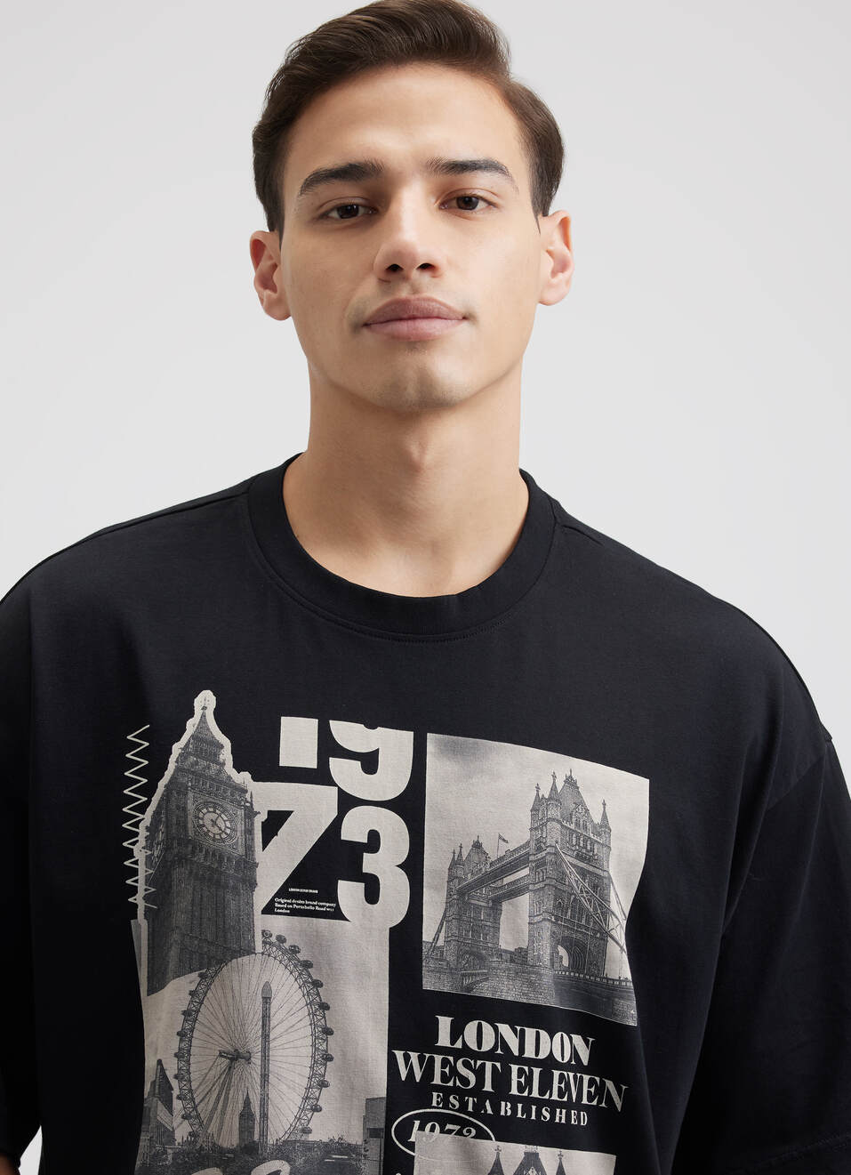 Men Black Photographic Print Short Sleeve Oversized T-shirt, , large image number 4