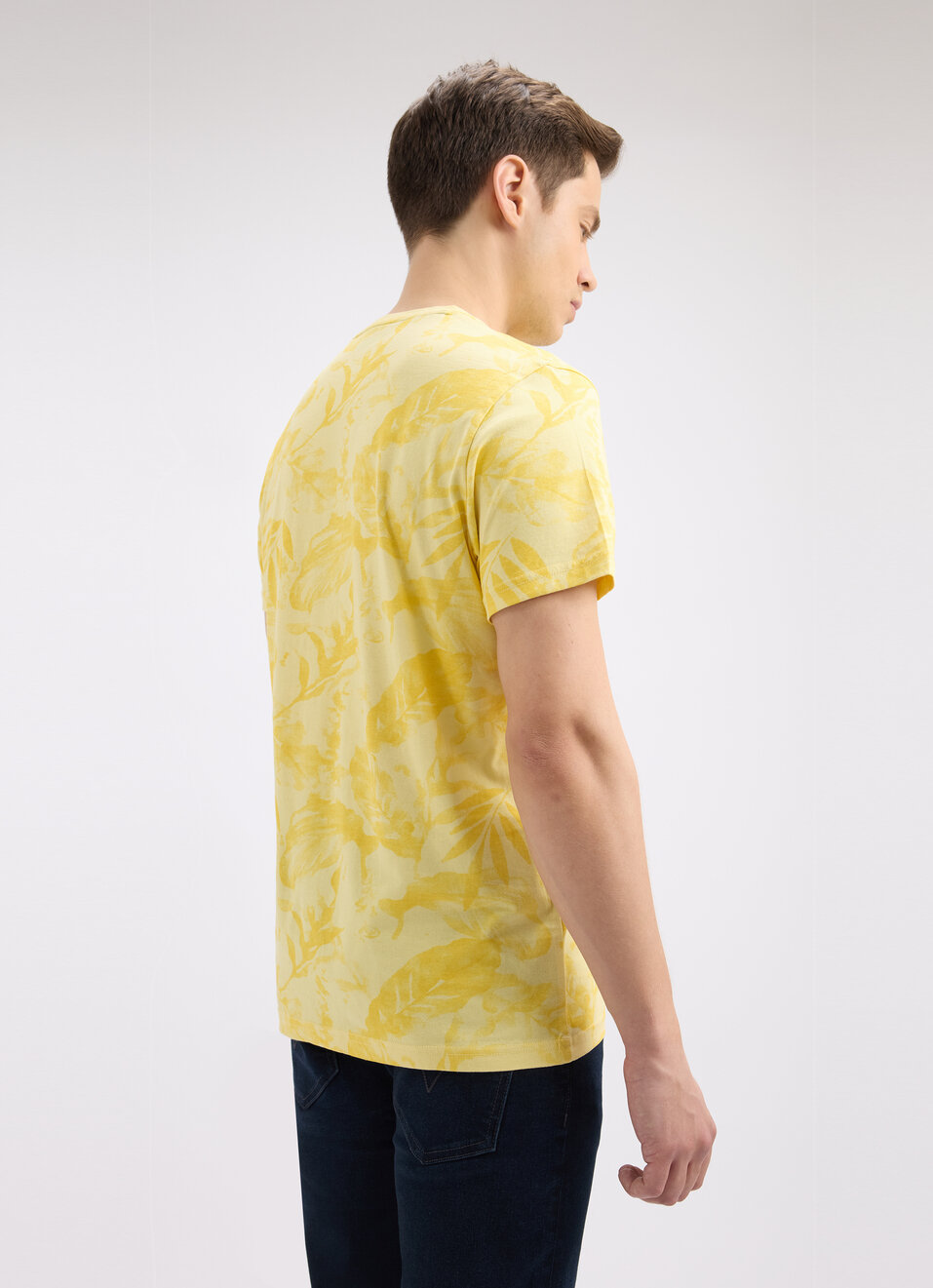 Men Yellow Graphic Print Short Sleeve T-shirt, , large image number 2