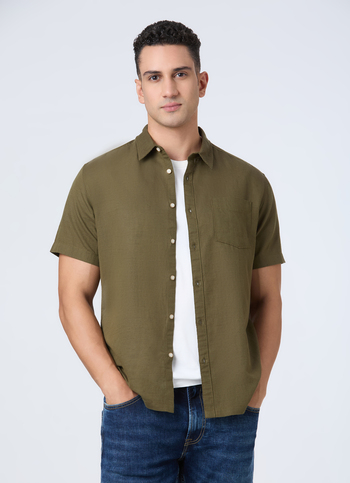 Men Green Patch Pocket Short Sleeve Shirt