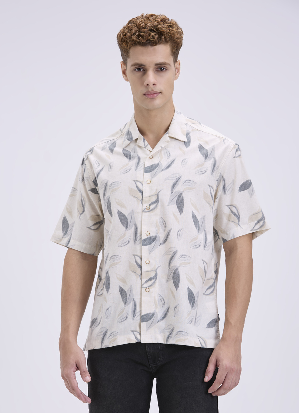 Men White Resort Collar Short Sleeve Shirt, , large image number 1