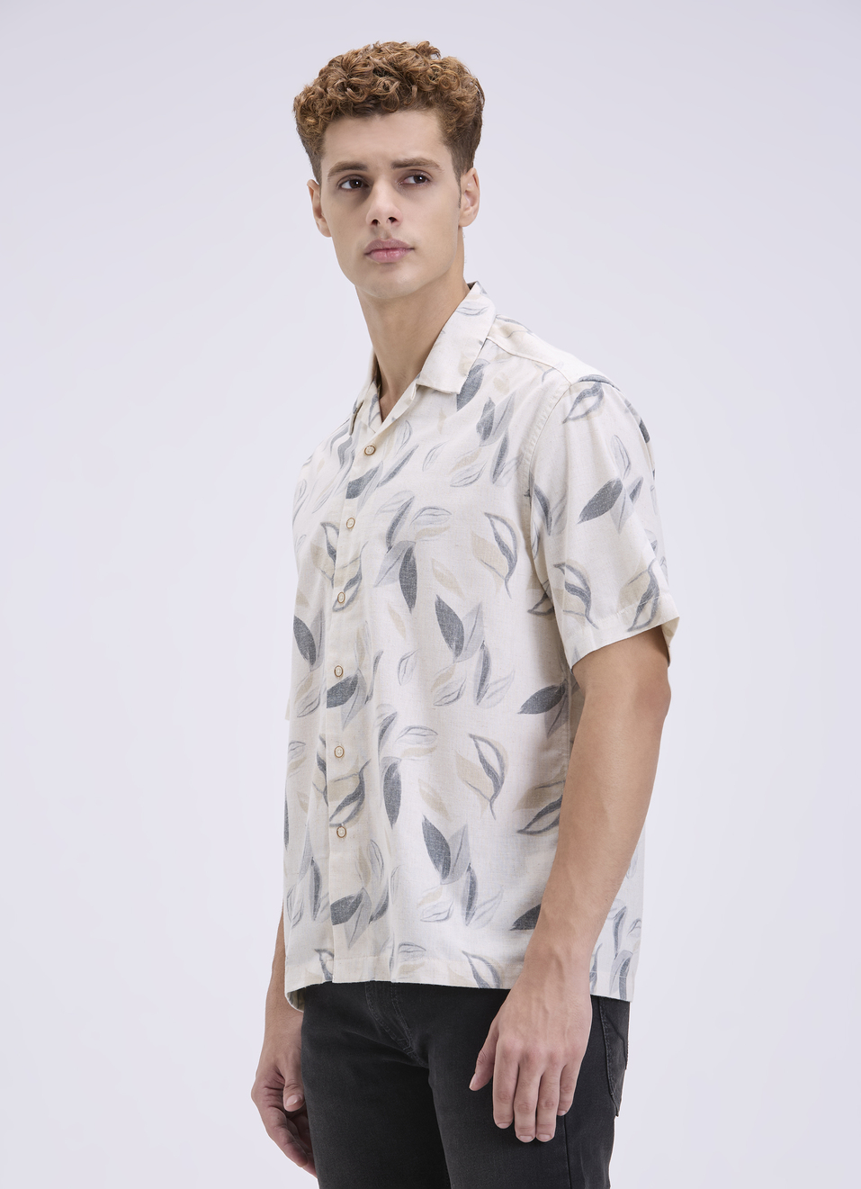 Men White Resort Collar Short Sleeve Shirt, , large image number 3