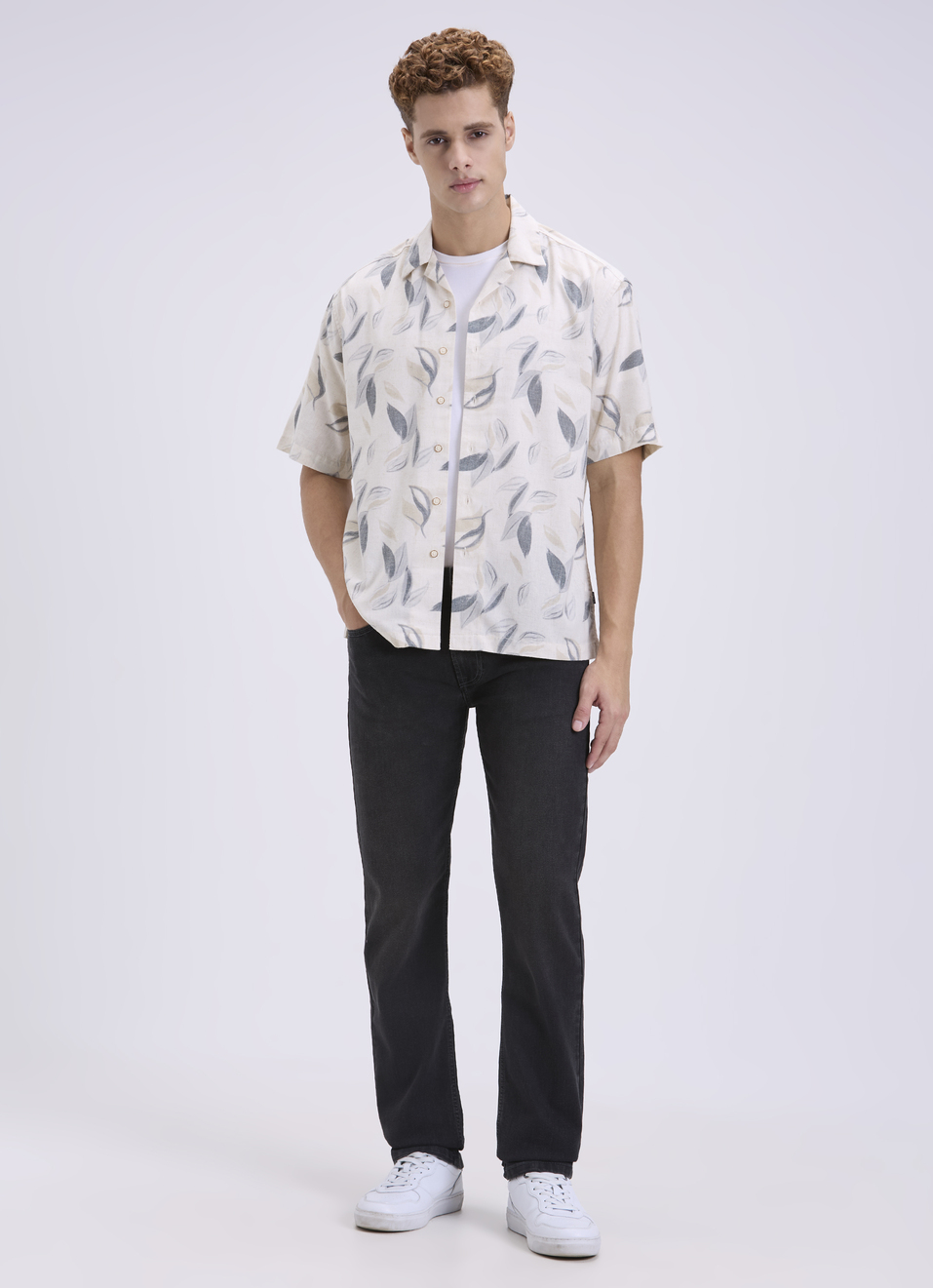 Men White Resort Collar Short Sleeve Shirt, , large image number 5