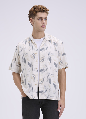 Men White Resort Collar Short Sleeve Shirt