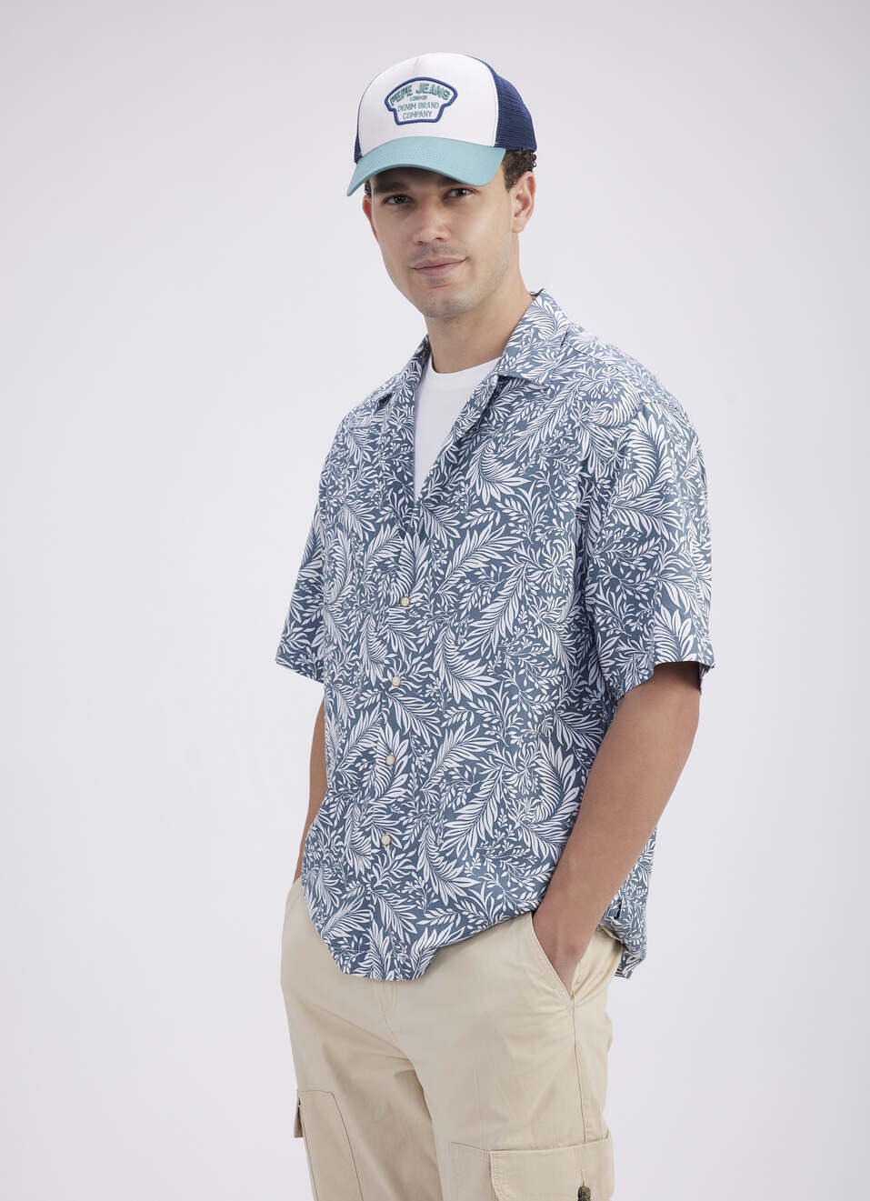 Men Grey Resort Collar Short Sleeve Shirt, , large image number 0