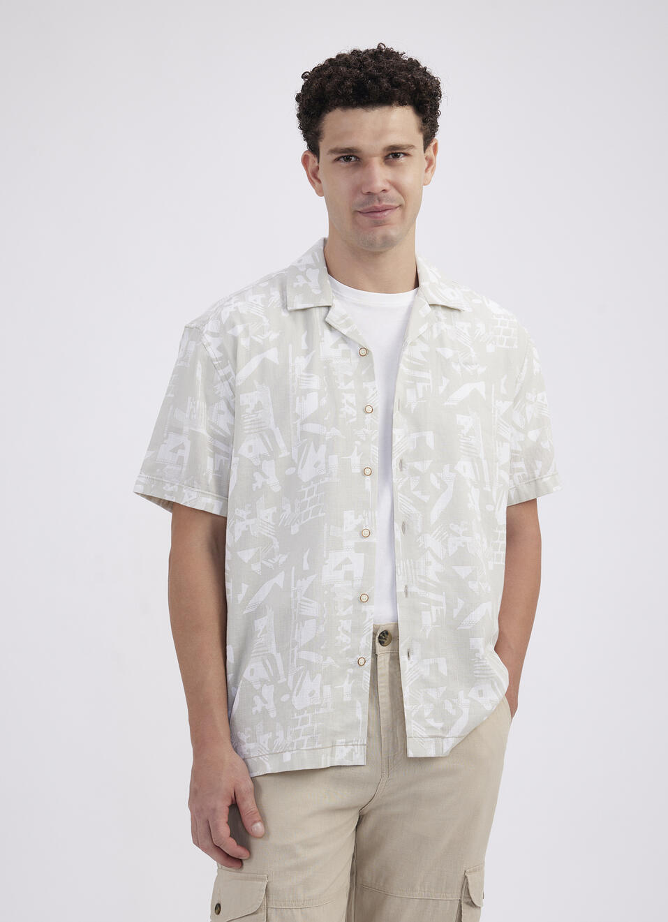 Men Beige Resort Collar Abstract Print Short Sleeve Shirt, , large image number 0