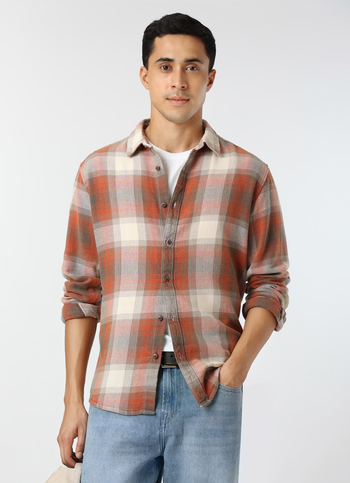 Men Brown Regular Fit Checked Casual Shirt