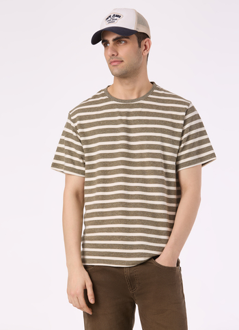 Men Green Horizontal Stripe Relaxed Fit T-shirt