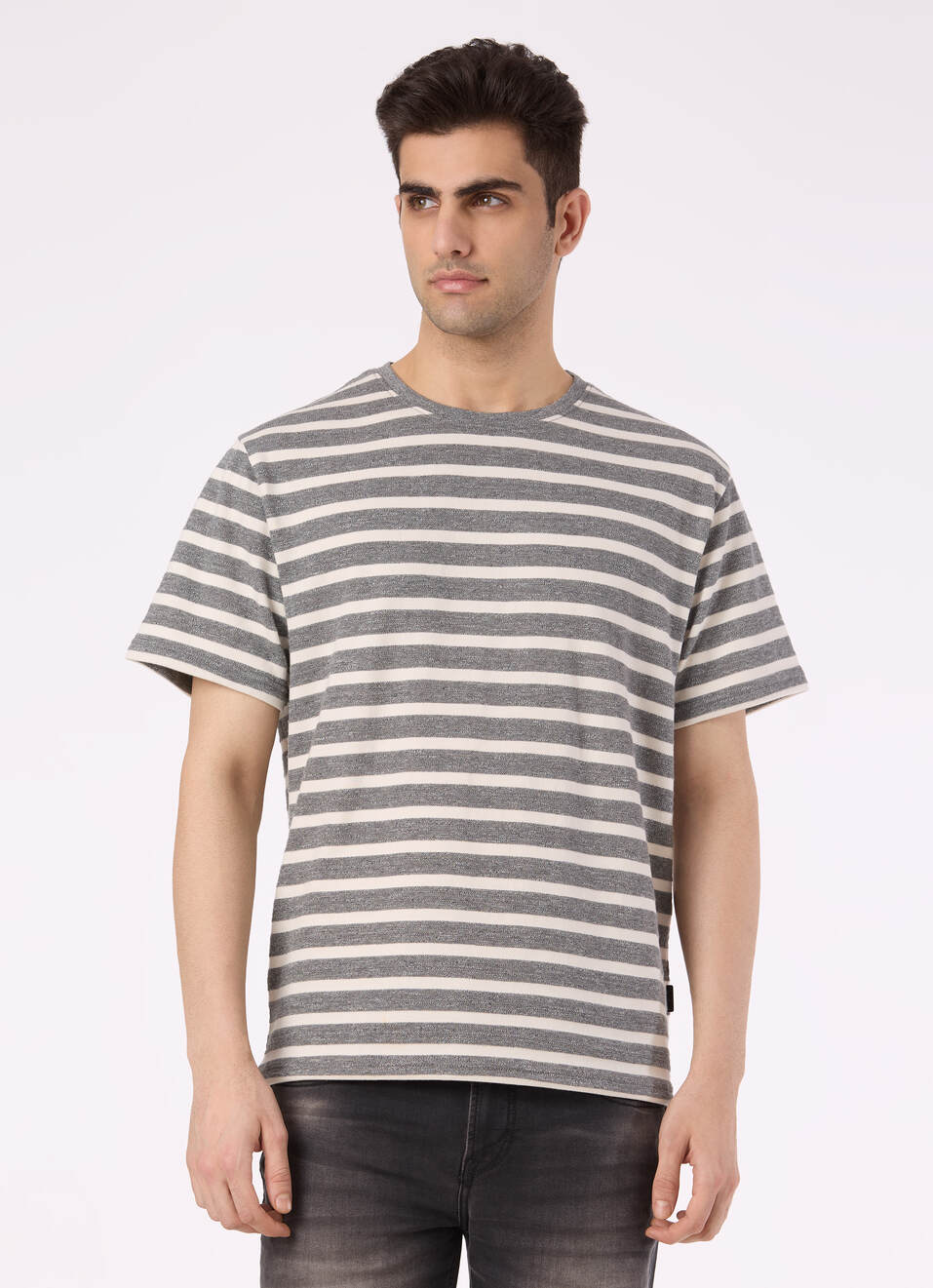 Men Grey Horizontal Stripe Relaxed Fit T-shirt, , large image number 1