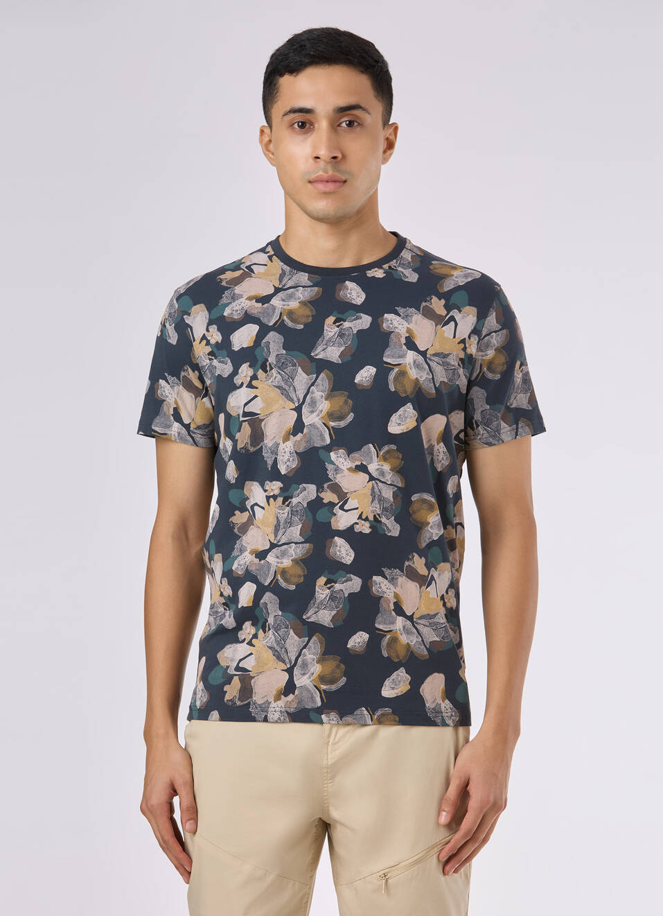 Men Black All Over Floral Print Crew Neck T-shirt, , large image number 1