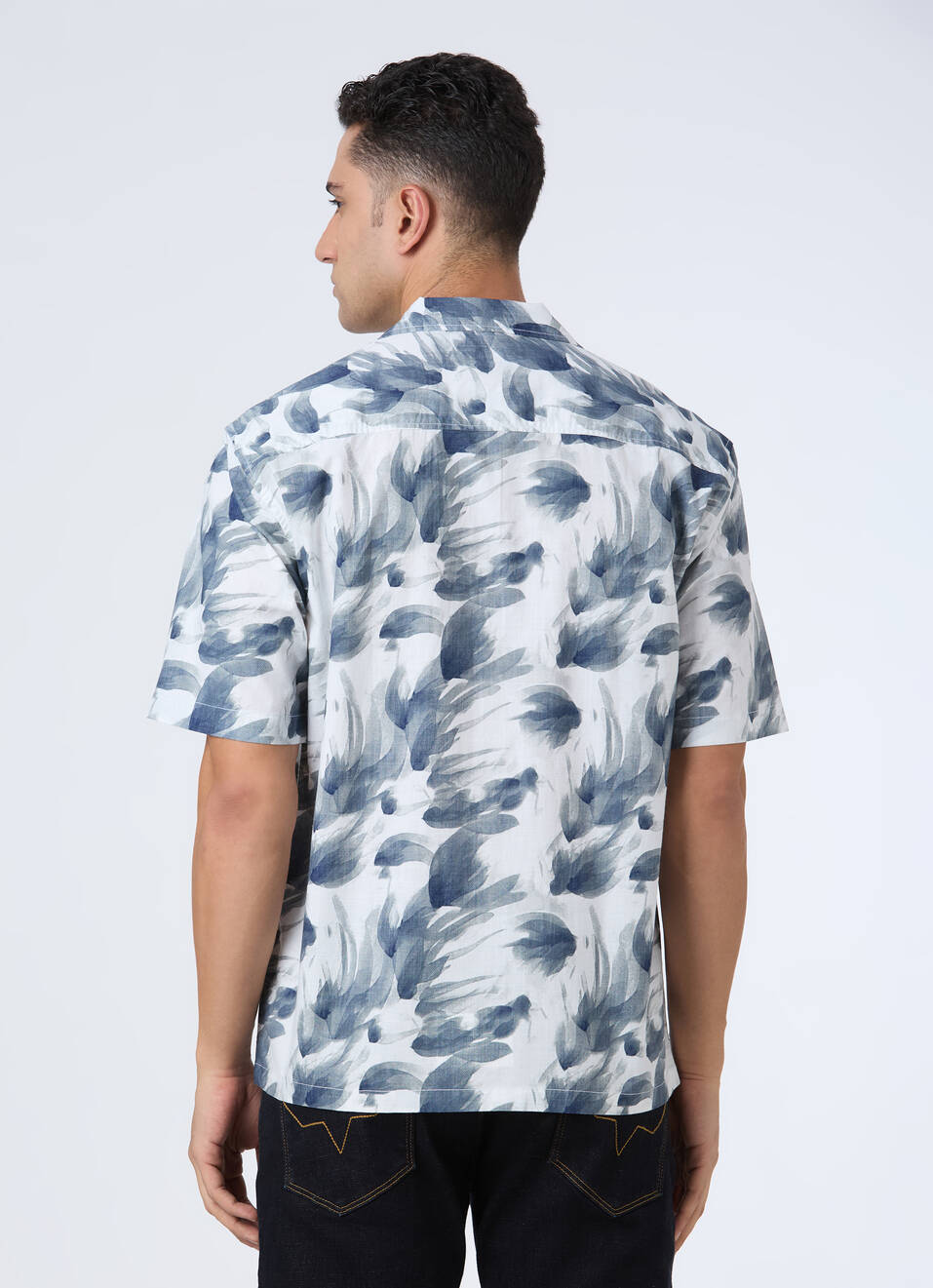 Men Off White Resort Collar Relaxed Fit Short Sleeve Shirt, , large image number 2