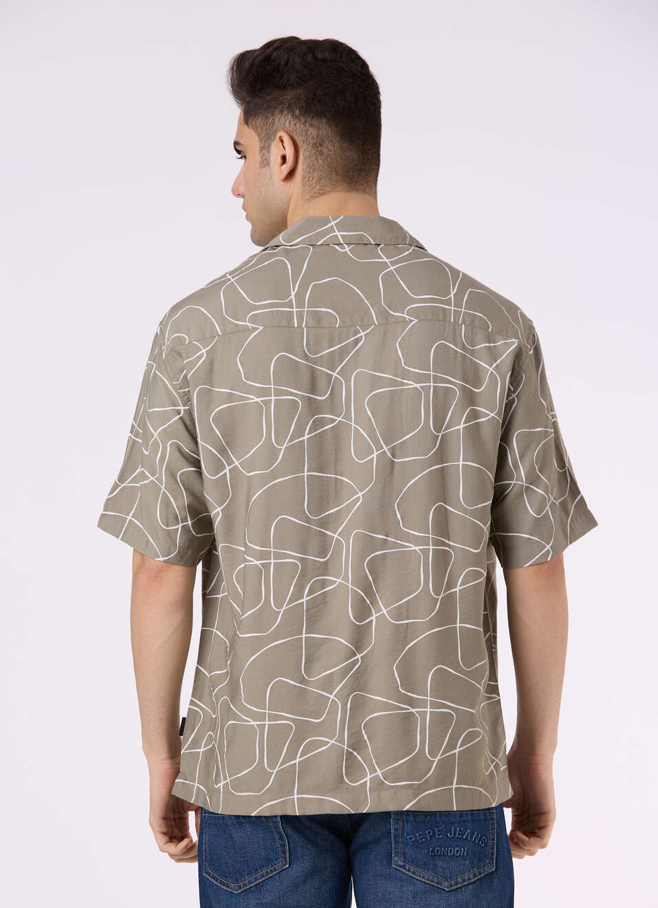 Men Green Abstract Print Relaxed Fit Resort Collar Short Sleeve Shirt, , large image number 2