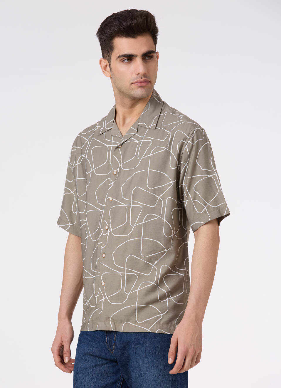 Men Green Abstract Print Relaxed Fit Resort Collar Short Sleeve Shirt, , large image number 3