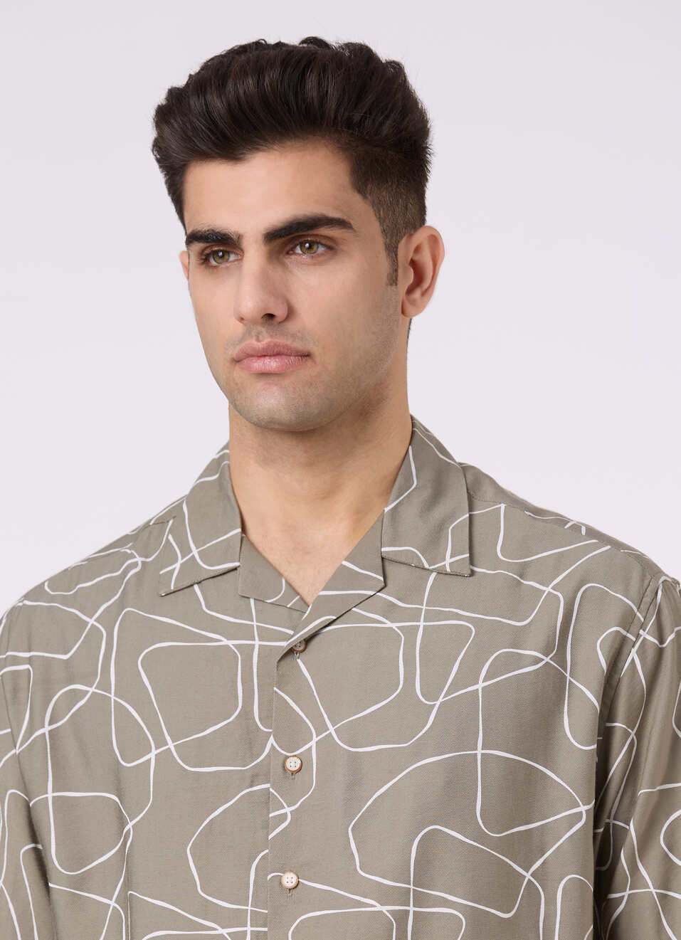 Men Green Abstract Print Relaxed Fit Resort Collar Short Sleeve Shirt, , large image number 4