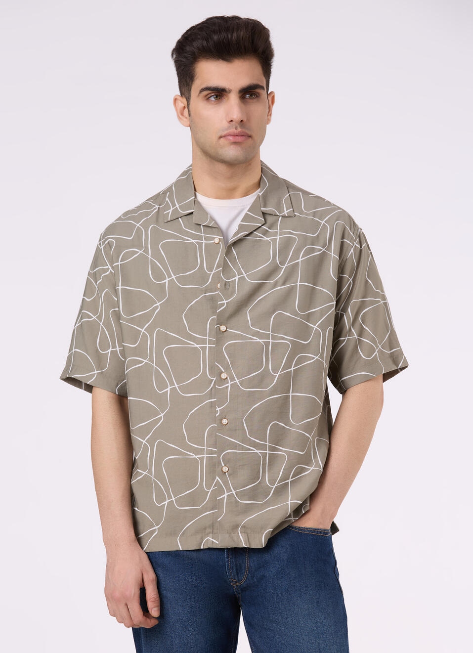 Men Green Abstract Print Relaxed Fit Resort Collar Short Sleeve Shirt, , large image number 0
