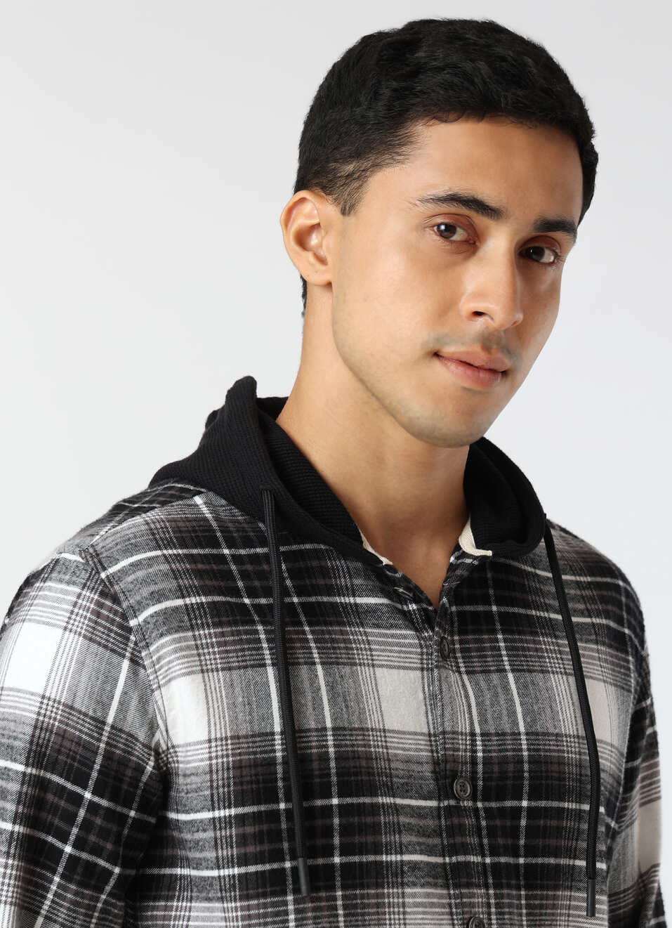 Men Black Regular Fit Checked Hooded Shirt, , large image number 4