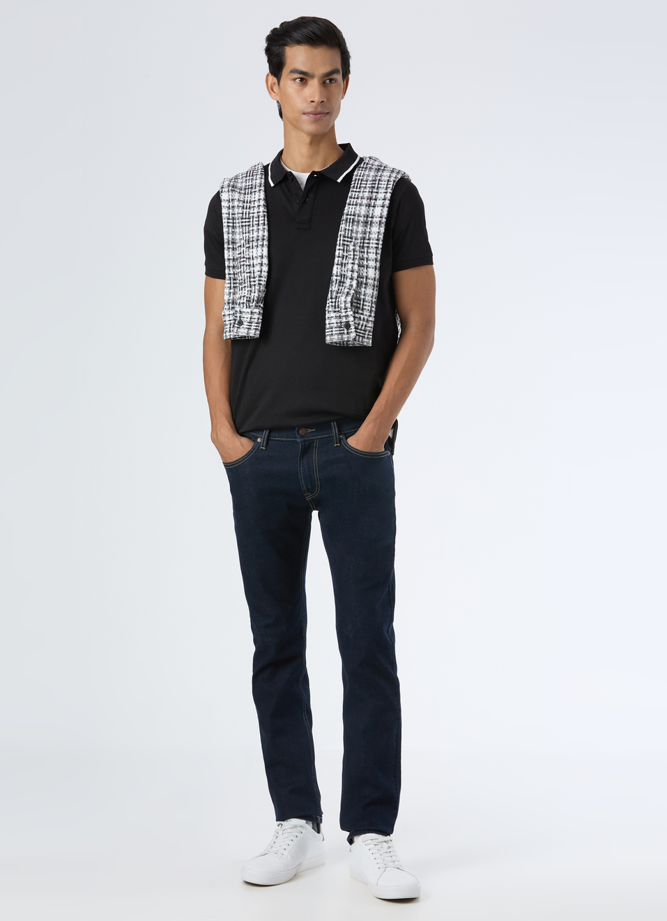 Men Black Solid Contrast Collar Tipping Polo, , large image number 5