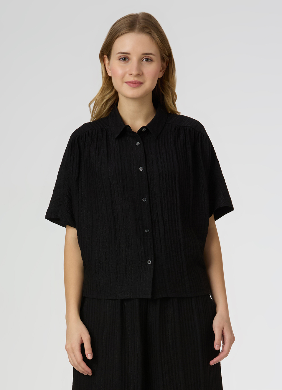 Women Black Textured Short Sleeve Regular Fit Shirt, , large image number 1