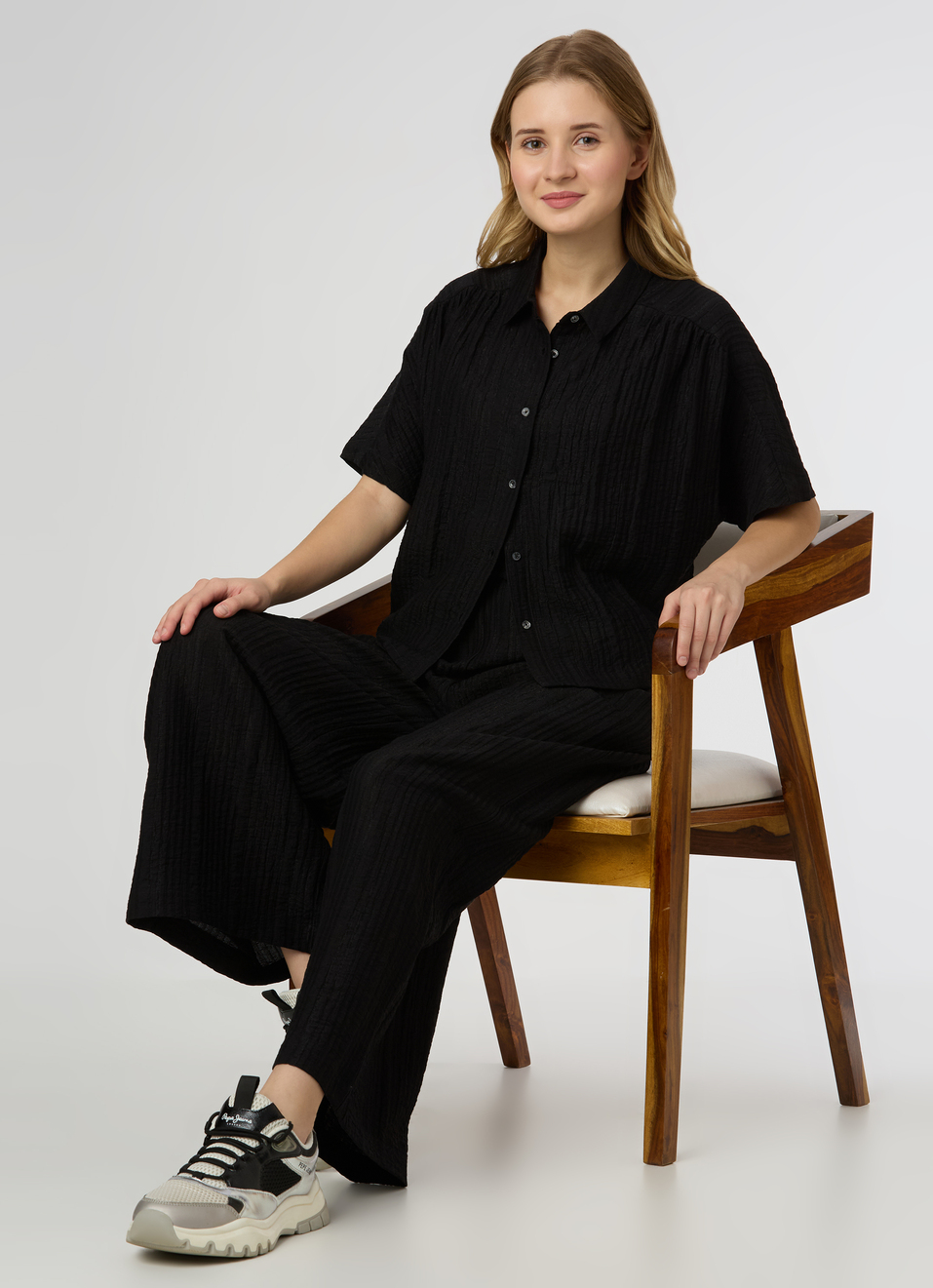 Women Black Textured Short Sleeve Regular Fit Shirt, , large image number 5